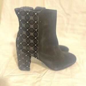 Velvet boots by 8